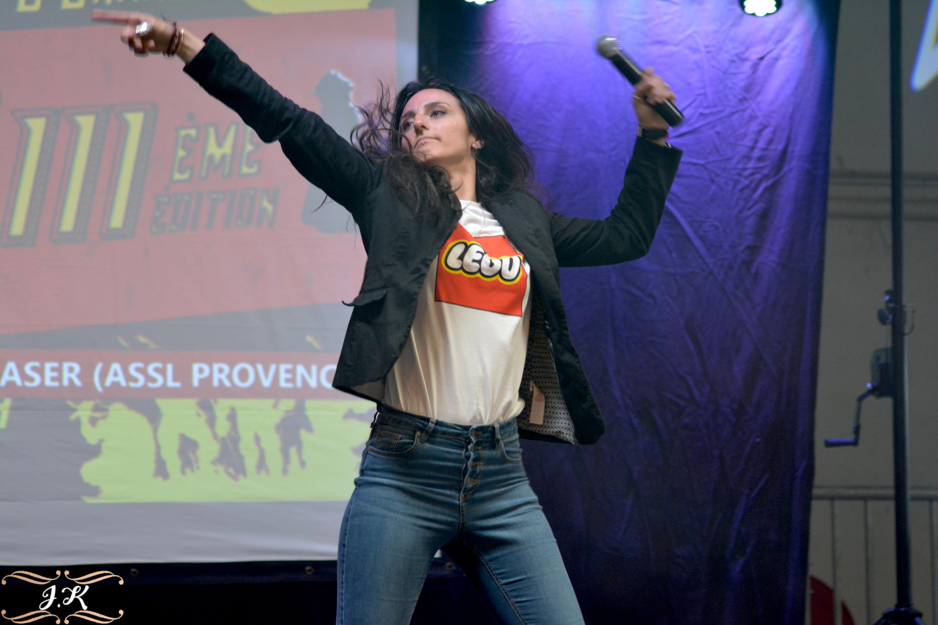 scene-convention-sf-orange_1c8d7df4-90e2-4204-b7ec-f397f74f236d.jpg