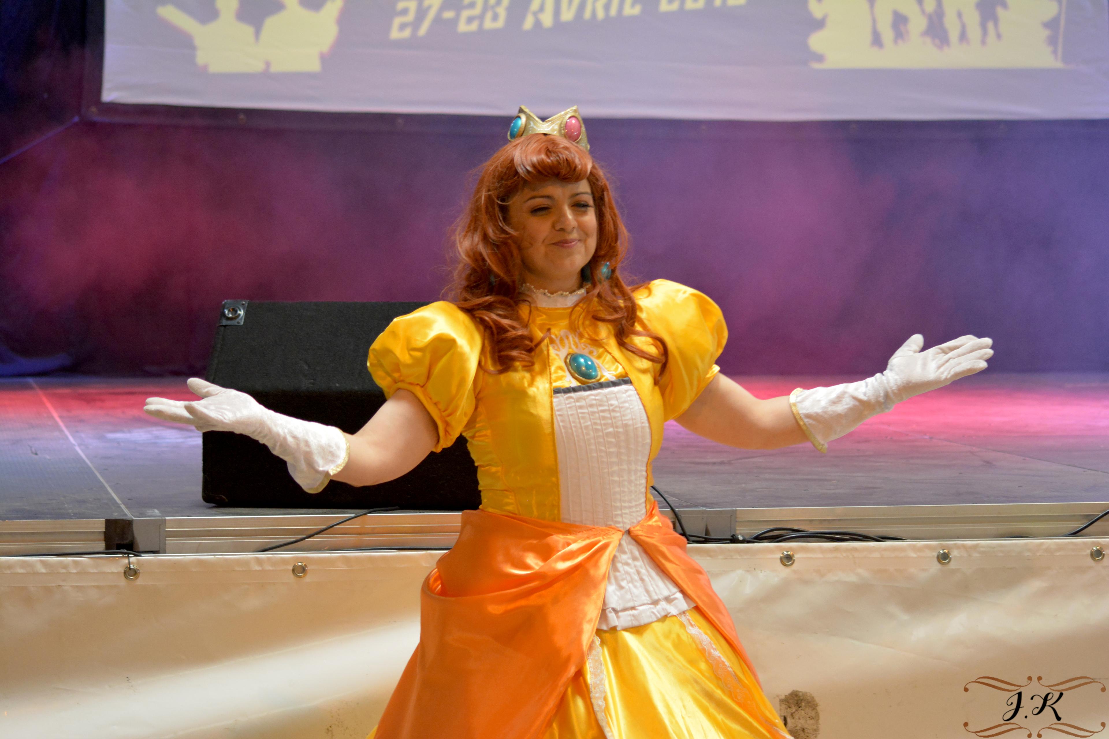 scene-convention-sf-orange_456b9c55-de49-4417-ae4e-f7015b221b2d.jpg