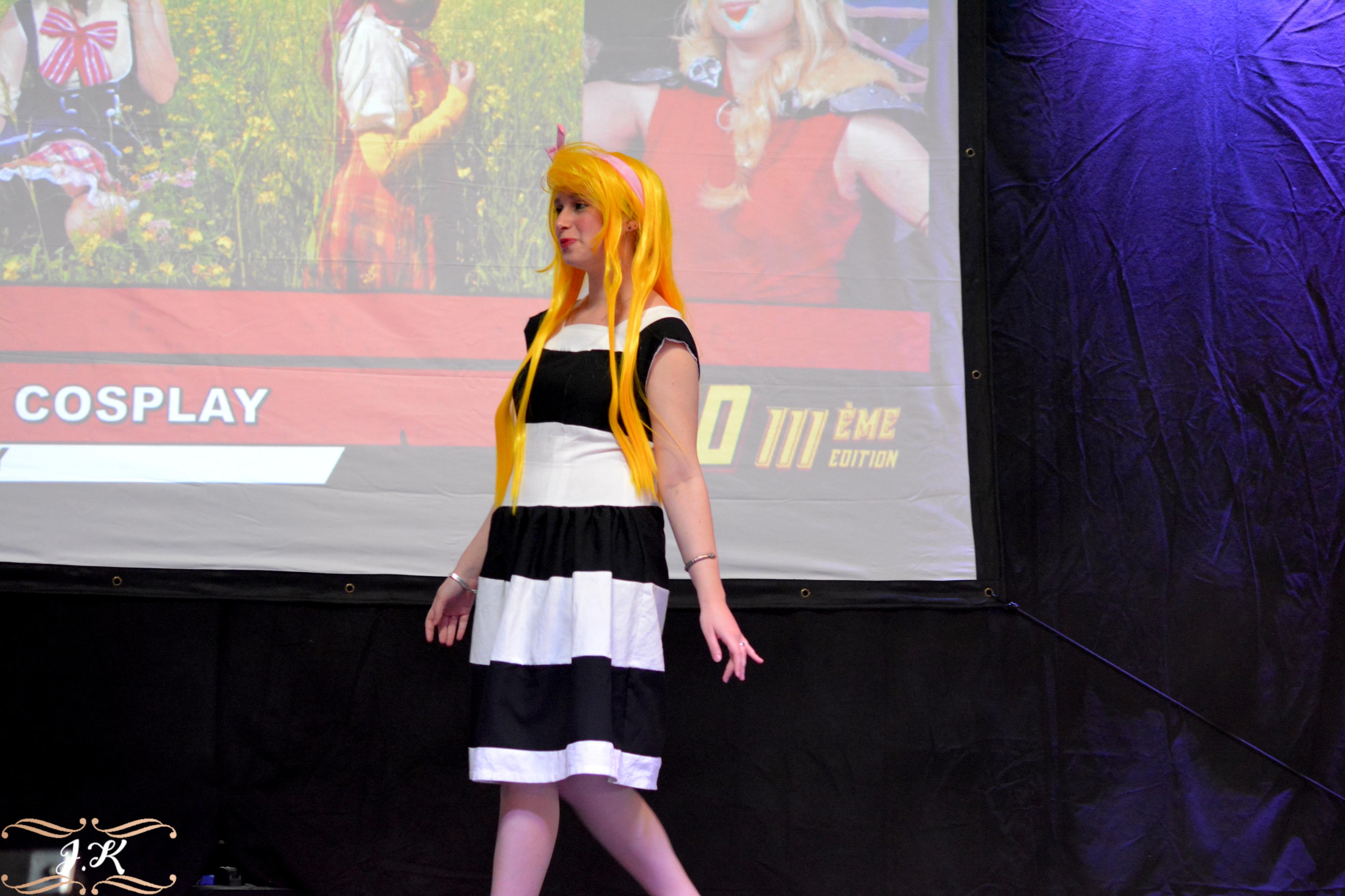 scene-convention-sf-orange_a3b8c2e3-c9bc-4ae7-81b3-4267df6ad5cb.jpg