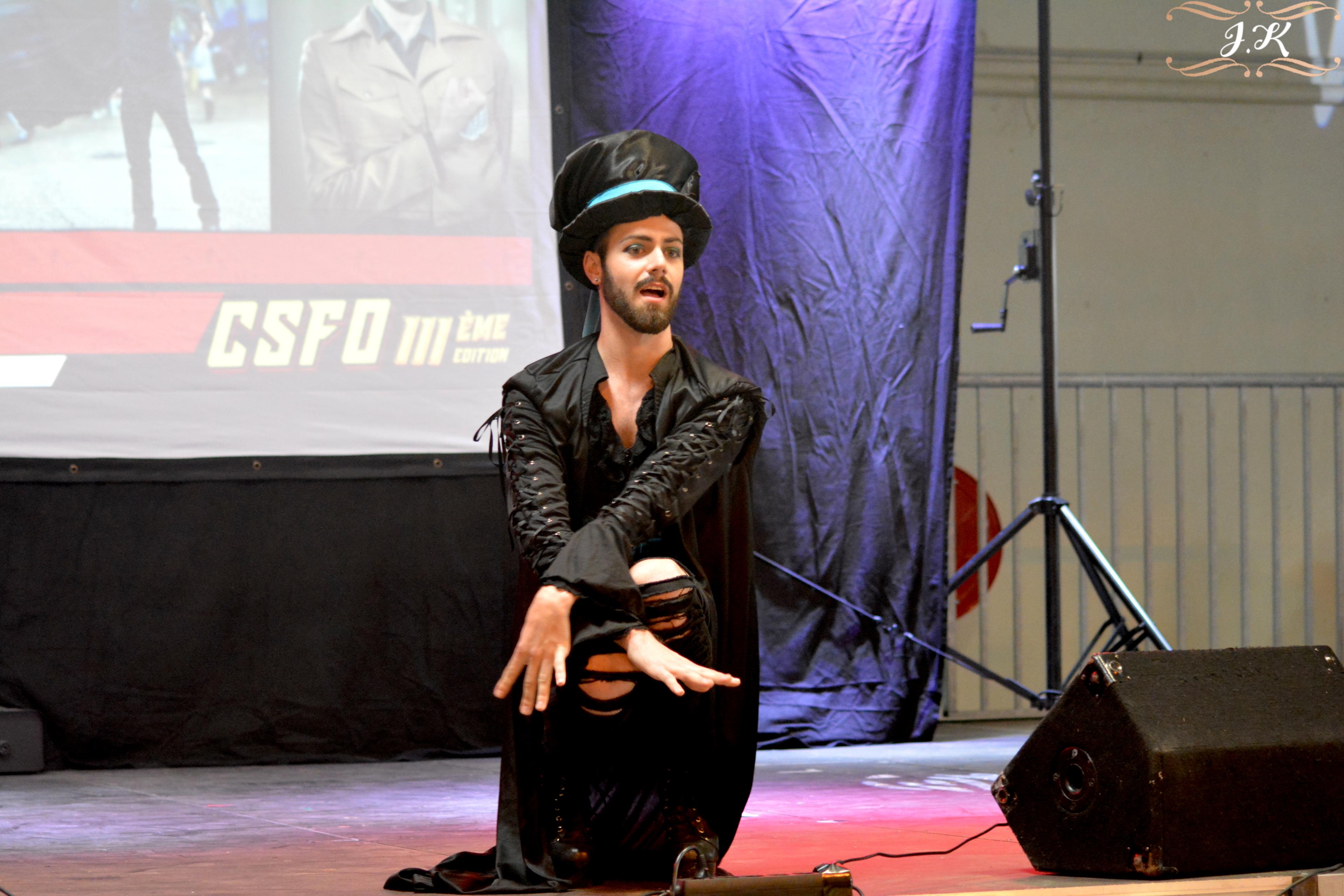 scene-convention-sf-orange_0af71aa9-574f-43c6-8efd-5dd782c1c148.jpg