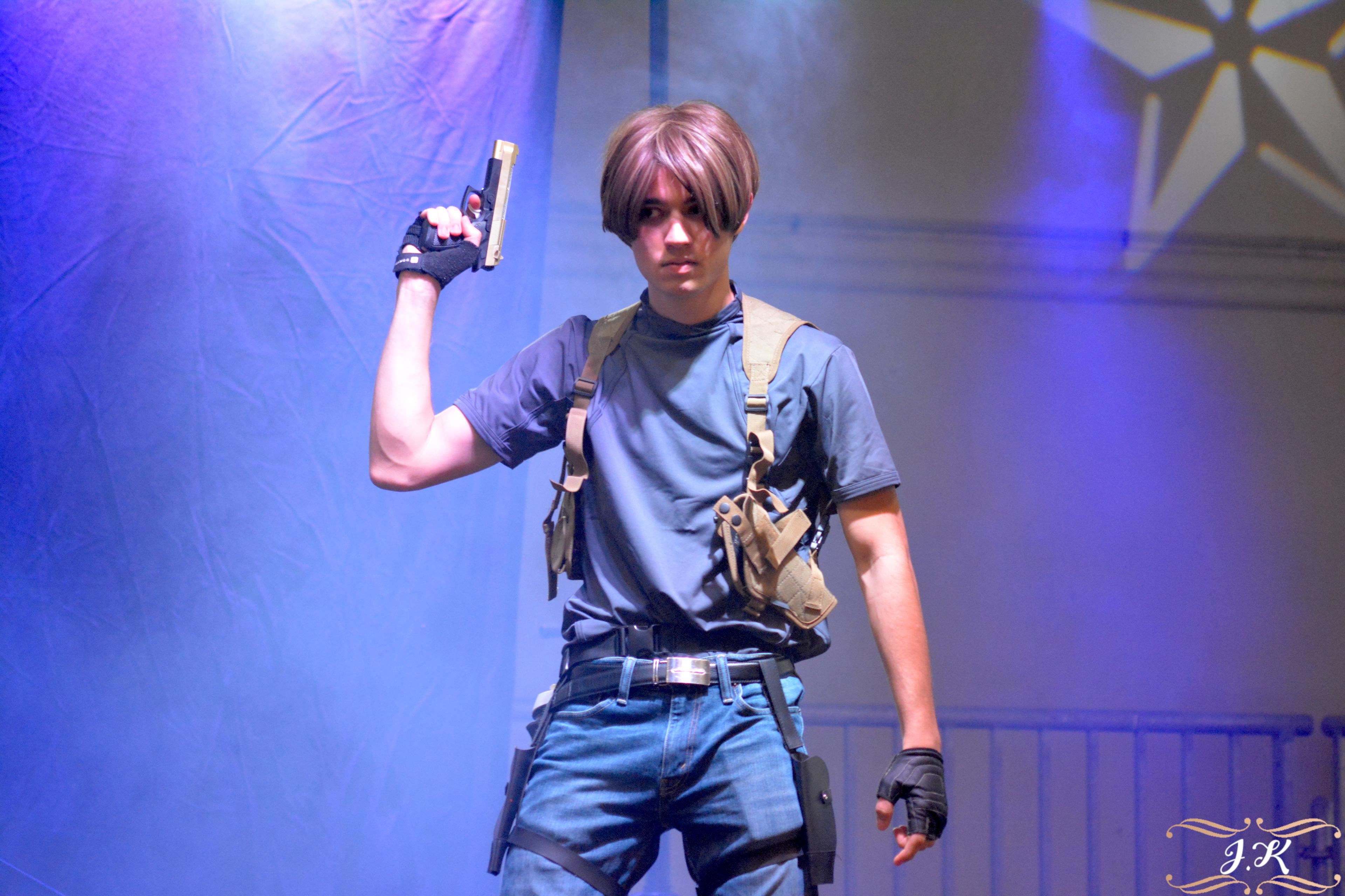 scene-convention-sf-orange_9a3c26da-4763-47a4-8e63-604fd390e548.jpg