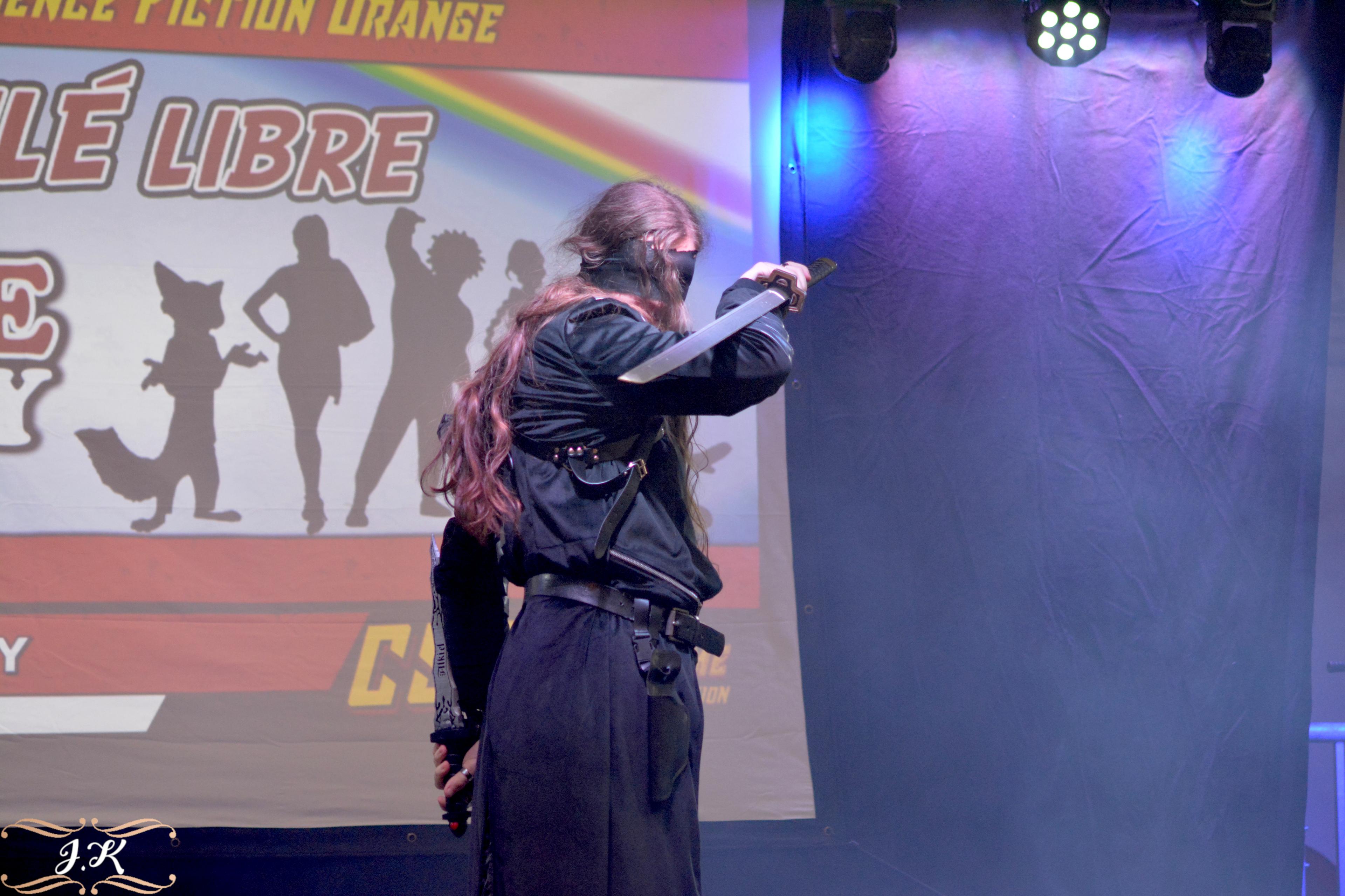 scene-convention-sf-orange_2ab3d654-106a-4dcb-a894-75cdf2358d7c.jpg