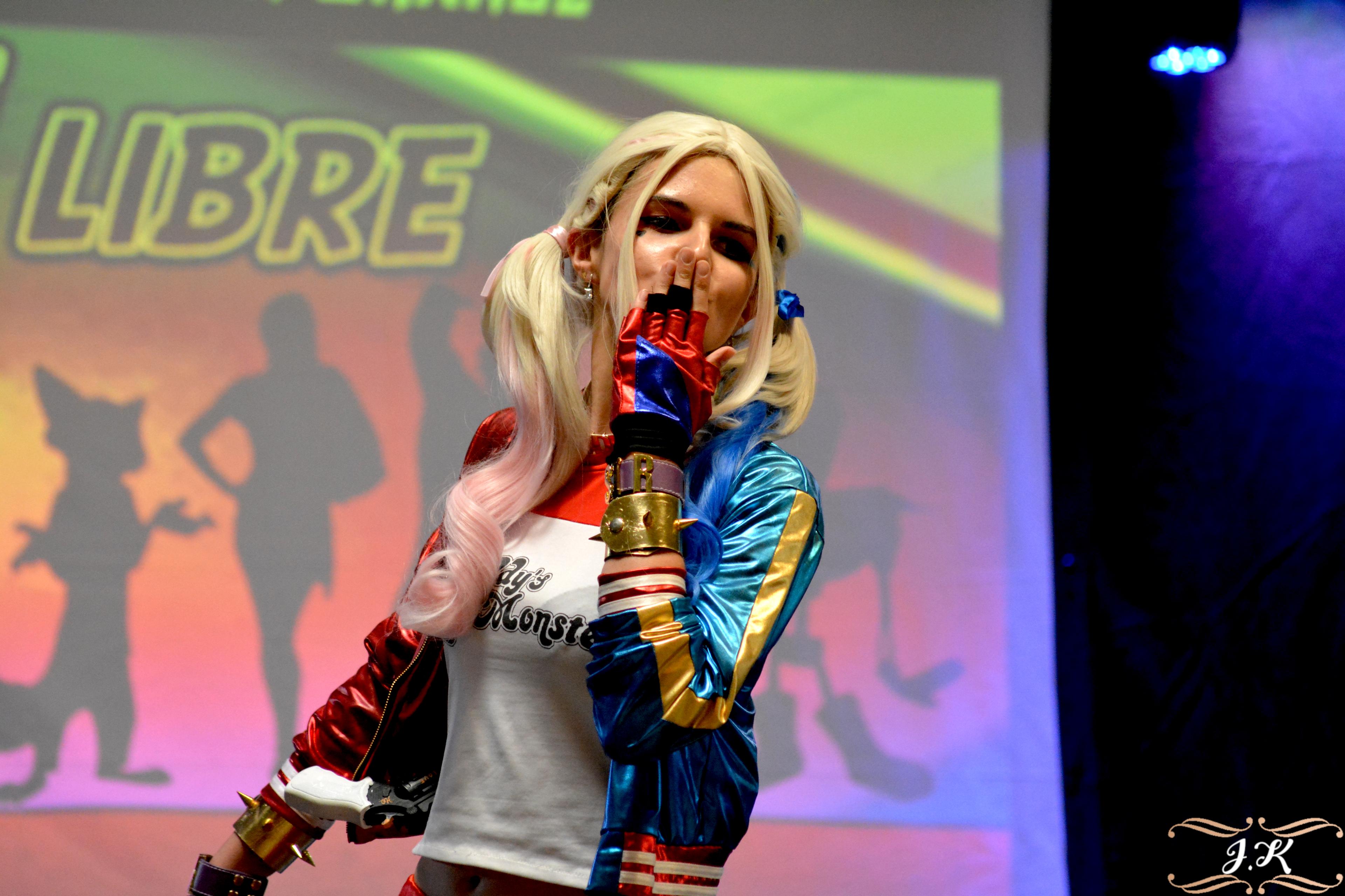 scene-convention-sf-orange_fd122cb8-39e5-4688-ab99-5118e734a53d.jpg