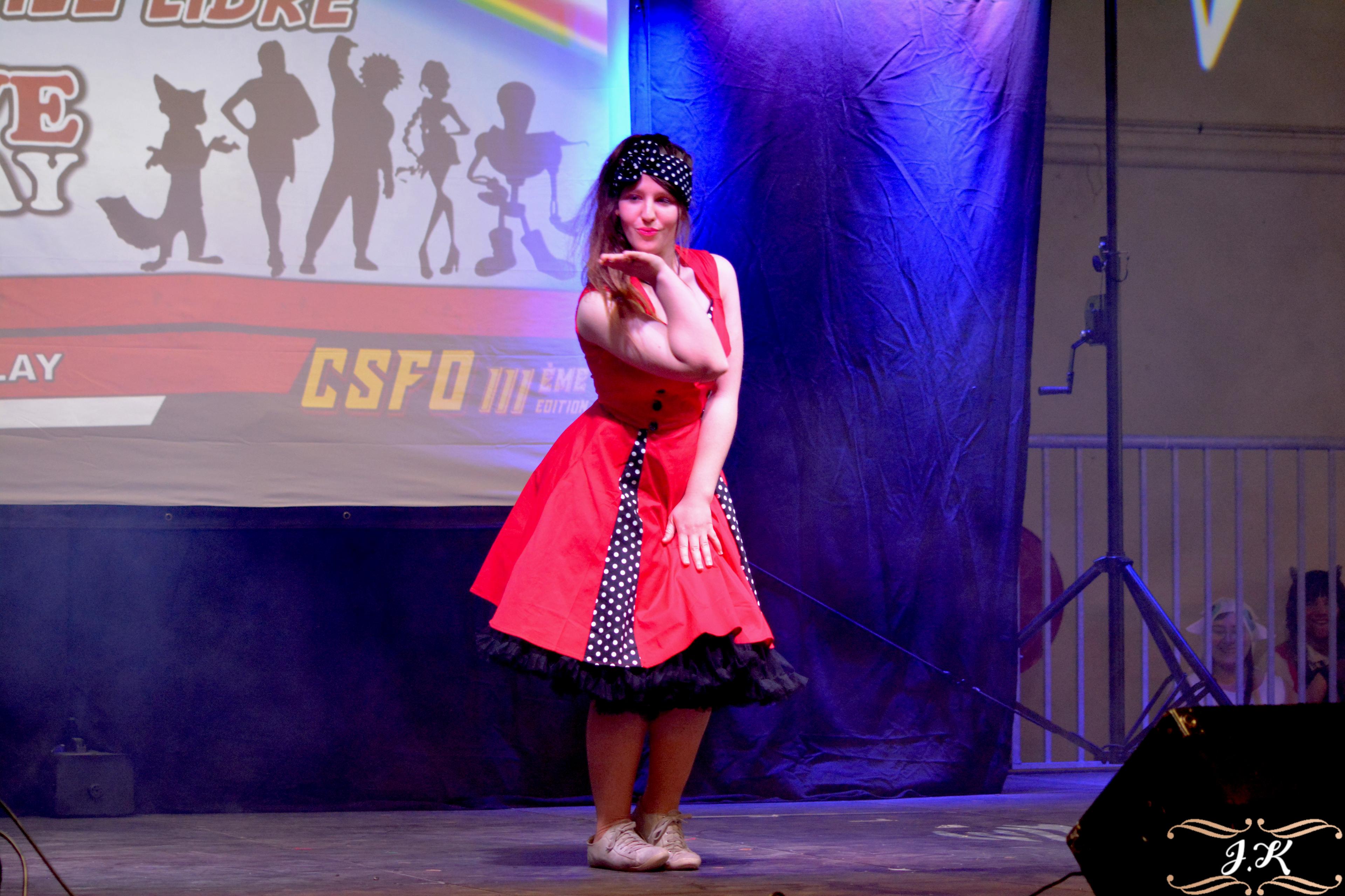 scene-convention-sf-orange_6fda240f-153a-44b0-8643-c74d77940d95.jpg