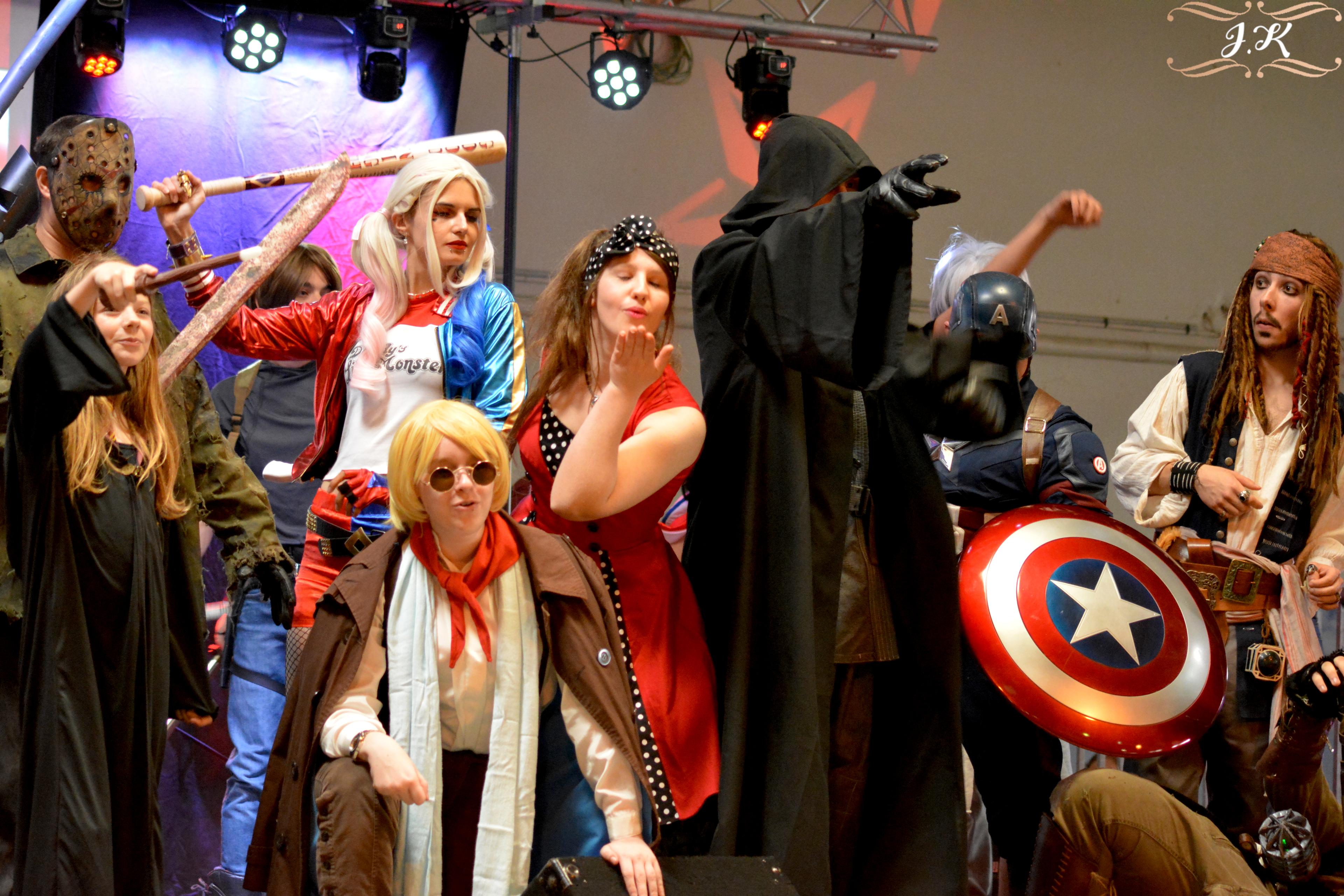scene-convention-sf-orange_f9e3e47a-a176-4aad-8442-17e4436a0a41.jpg